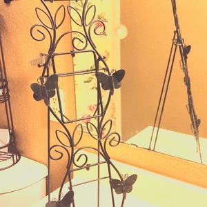 Three d butterfly frame stand